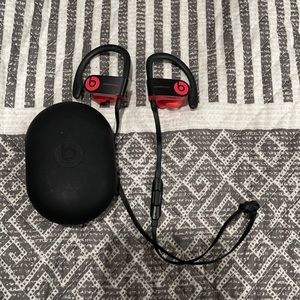 Beats wireless head set
